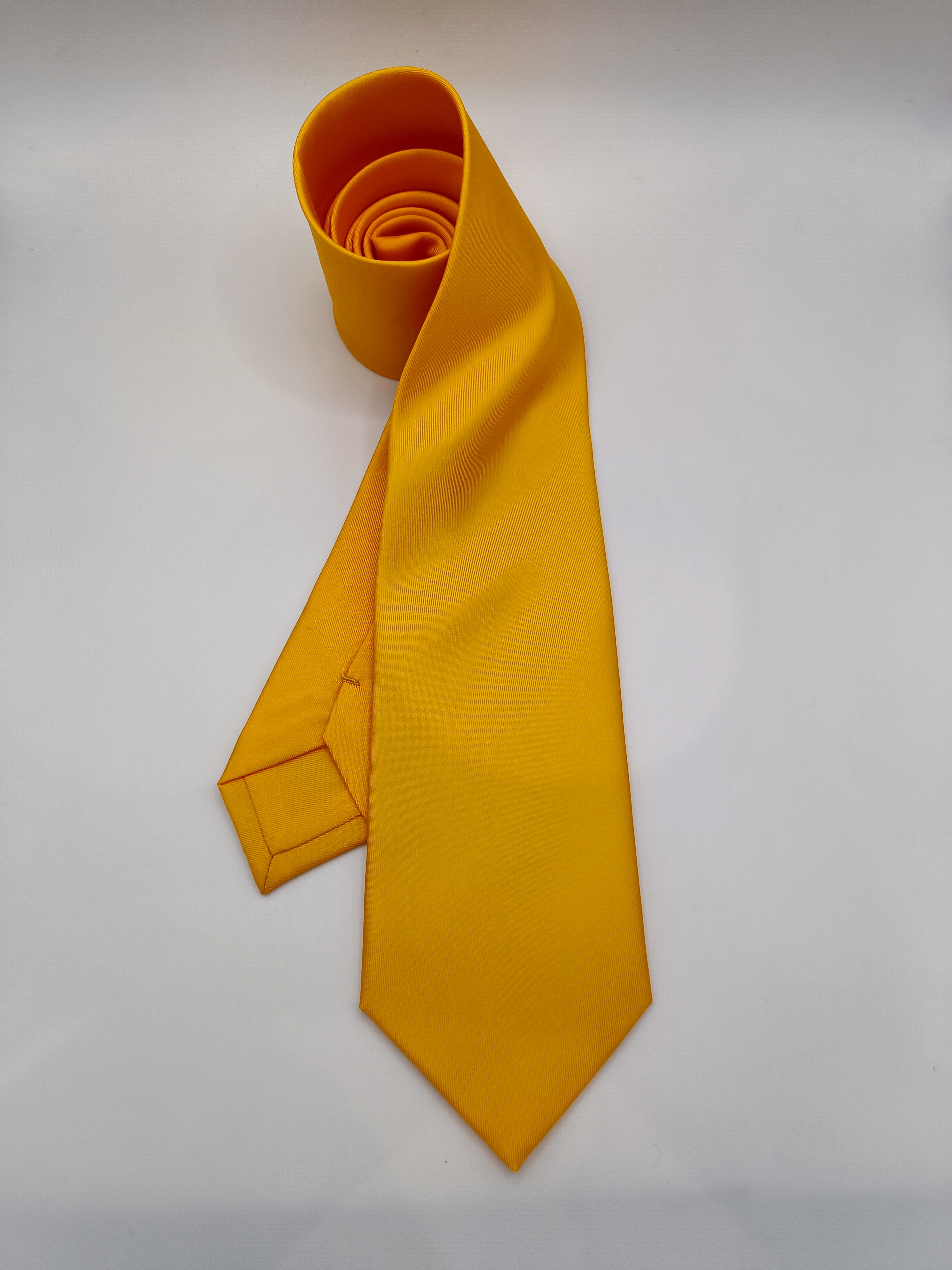 Pure silk three fold tie. Handmade by our Italian tailors. 100% Pure silk. Our ties standard width is 8 cm (3.15 inch),  standard length is 150 cm (59 inch). | Sartoria Dei Duchi - Atri