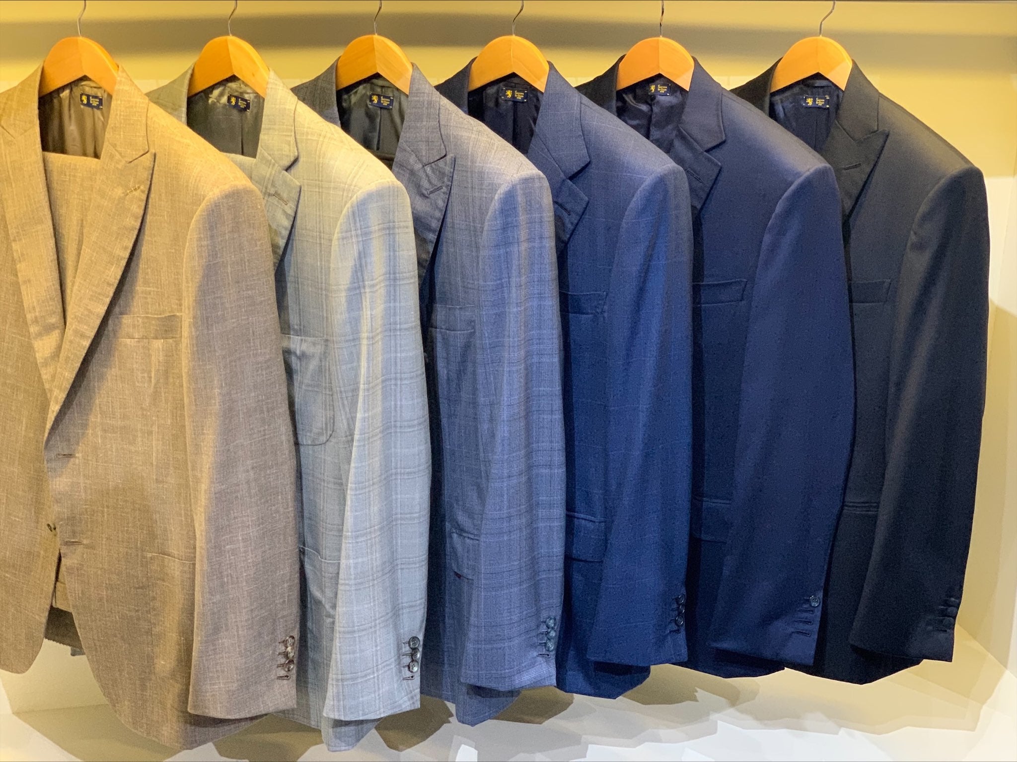 Each Sartoria Dei Duchi suit is tailored individually by our master Italian tailor using the finest wool with great consideration on timeless style deeply embedded in the refined Italians and combining it with the art of modern tailoring.