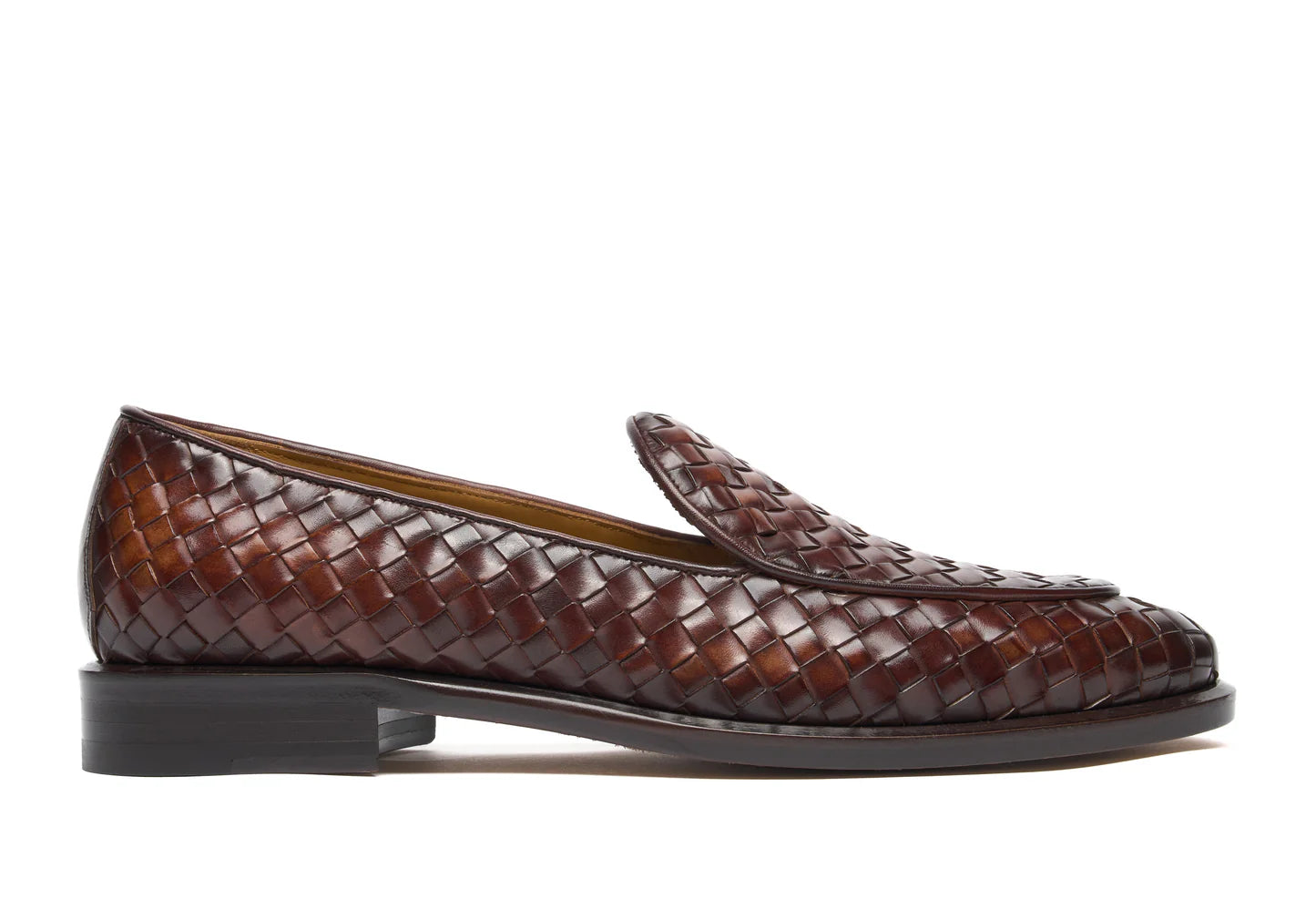 Giuseppe - Brown Intertwined. Pointed toe.Crust Calf. White full-grain calfskin. Tuscan tanned. Hand-dyed and antiqued leather (3 days per pair). 9mm sole. 27mm heel. Tuscan leather. Blake construction with stitched sole.- Sartoria Dei Duchi - Atri