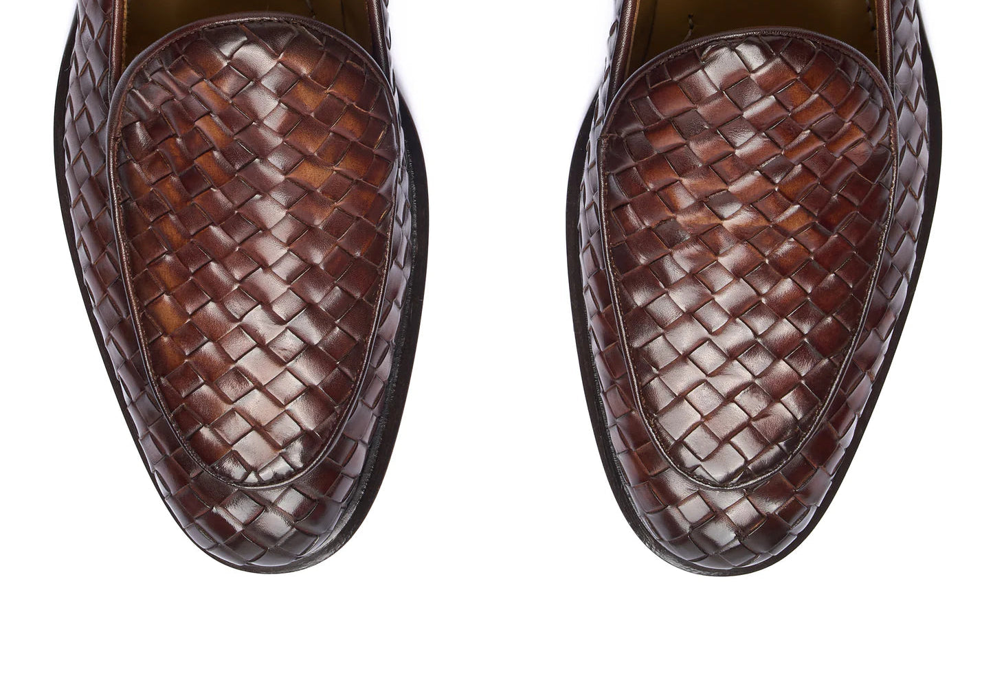 Giuseppe - Brown Intertwined. Pointed toe.Crust Calf. White full-grain calfskin. Tuscan tanned. Hand-dyed and antiqued leather (3 days per pair). 9mm sole. 27mm heel. Tuscan leather. Blake construction with stitched sole.- Sartoria Dei Duchi - Atri
