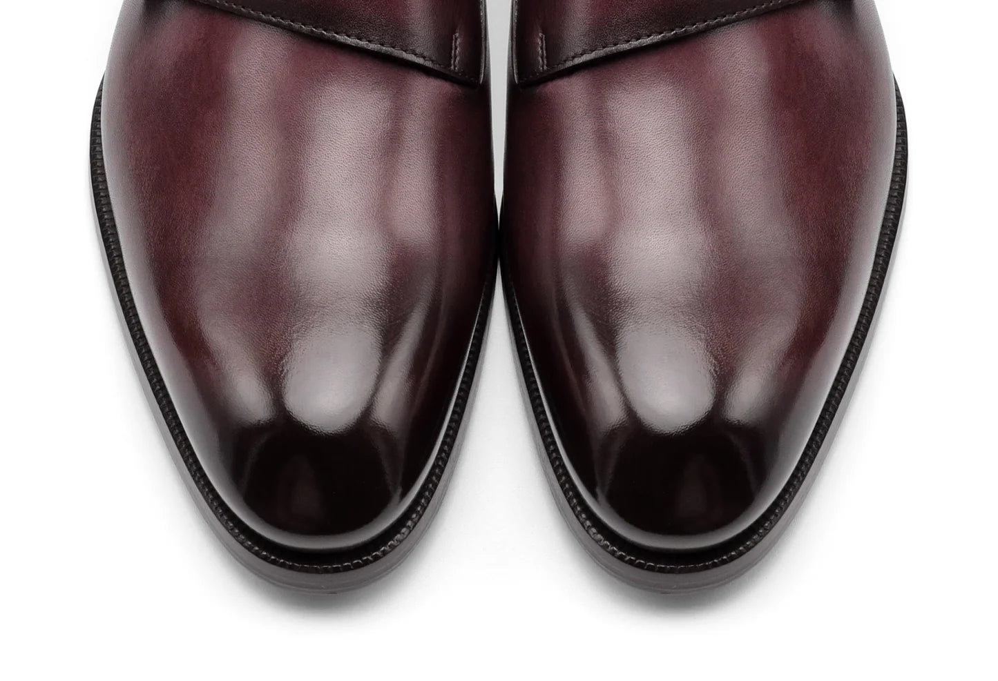 Leonardo - Bordeaux Antiqued. Last: Venice - Comfortable fit. Smooth Calf. Smooth calfskin. Tuscan tanned. 9mm sole. 27mm heel height. Tuscan leather. Blake construction with bottom stitching.- Sartoria Dei Duchi - Atri