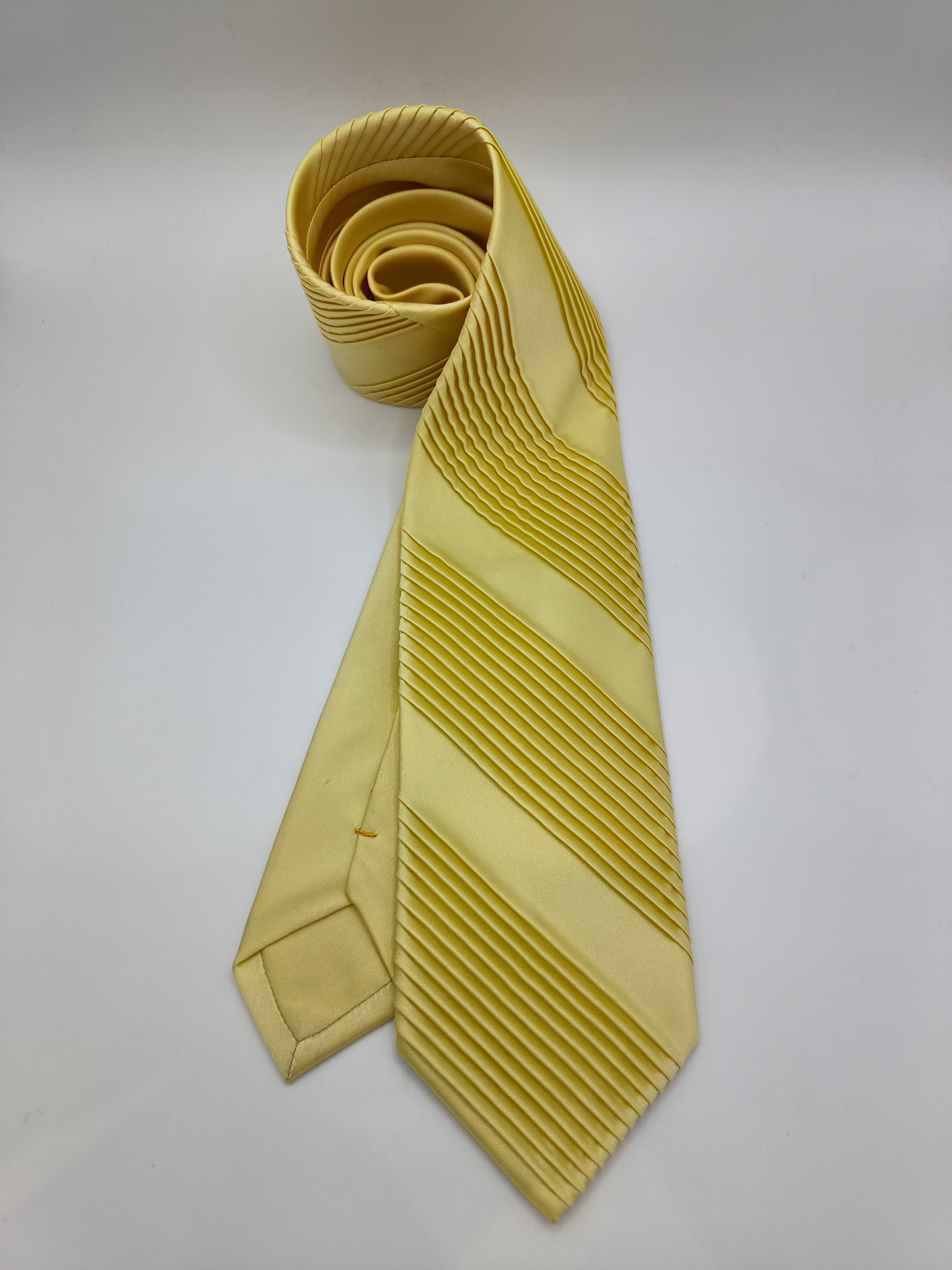 Pale Yellow Embossed Tie