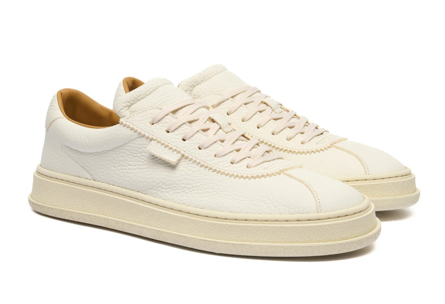 Santè - Natural White. Comfortable Fit. The Sante men's sneakers. Made in Italy excellence. Crafted on the Brenta Riviera. The soft-crust calfskin, tanned in Tuscany, treated with Patina Delavé technique. Dyed leather, faded, and finished with creams and waxes. Ergonomic removable footbed, flexible rubber sole. The Strobel construction, with slip-stitched seams. -Sartoria Dei Duchi-Atri