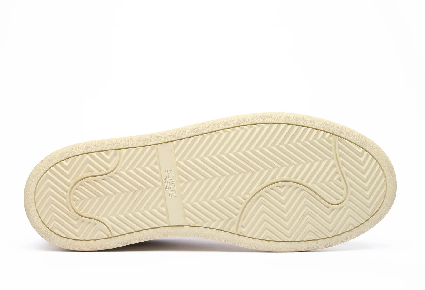 Santè - Natural White. Comfortable Fit. The Sante men's sneakers. Made in Italy excellence. Crafted on the Brenta Riviera. The soft-crust calfskin, tanned in Tuscany, treated with Patina Delavé technique. Dyed leather, faded, and finished with creams and waxes. Ergonomic removable footbed, flexible rubber sole. The Strobel construction, with slip-stitched seams. -Sartoria Dei Duchi-Atri