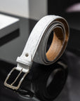 White Ostrich Belt. Luxury men’s belt in real white ostrich leather, made in Italy, with natural calf leather internal lining. Total length 135, waist 120 cm. Upper: White Ostrich Leather. Lining: Natural Calf Leather. Waist size: 120 cm (total length 135 cm).- Sartoria Dei Duchi - Atri
