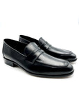 Loafers 100% made in Italy, in full grain calfskin,  with light leather sole, Blake process. Shaped with  regular plant suitable for a wide audience. Black color.  These shoes are comfortable and classy and are  artisanally made with genuine Italian leather. Process: blake - Leather: calfskin leather -  Color: black - Lining: Black Calf -  Bottom: closed leather -  Insole: leather Handcrafted shoes, made in Italy with  genuine 100% - Sartoria Dei Duchi-Atri