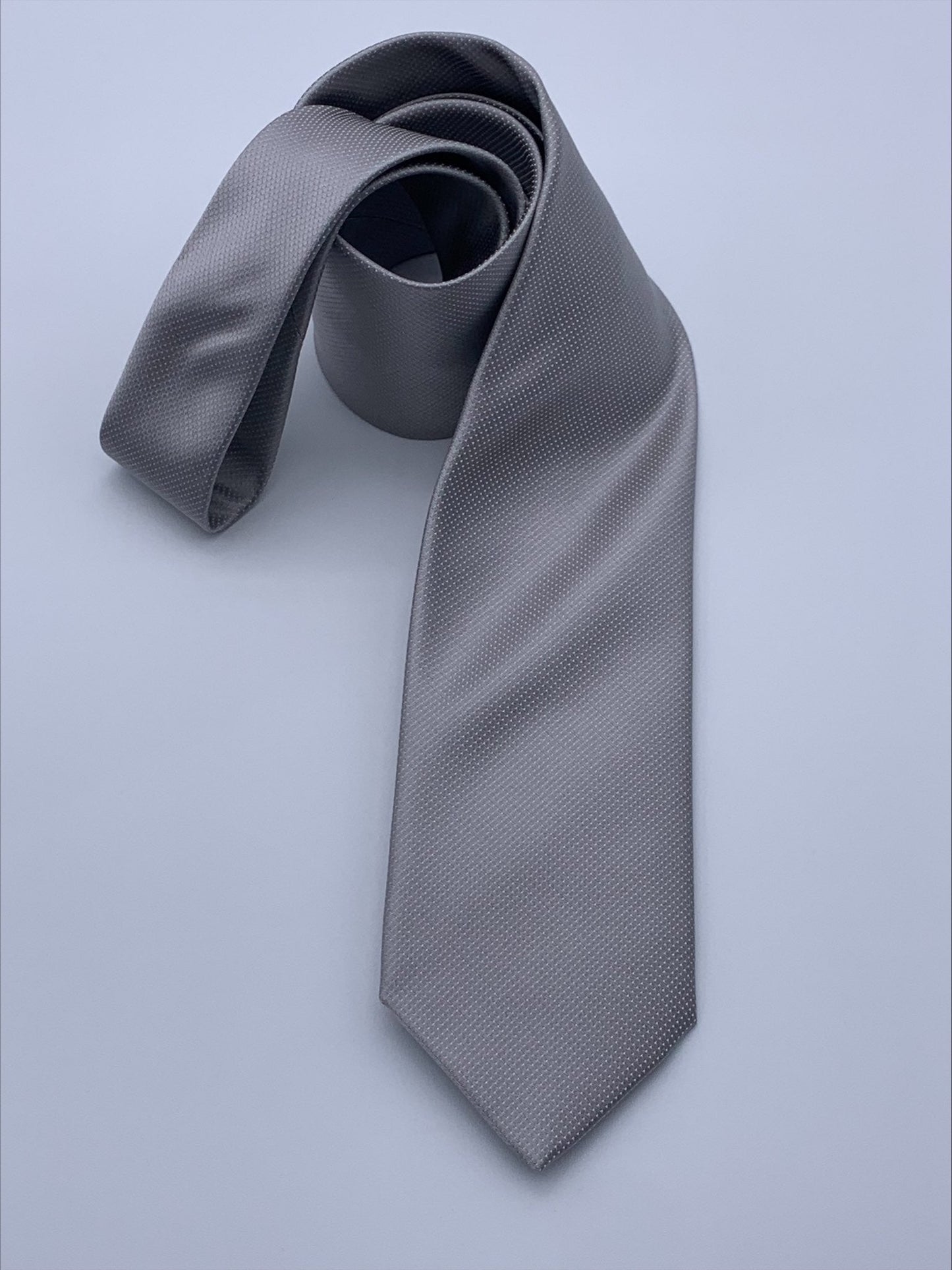 Pure silk three fold tie.Handmade by our Italian tailors.100% Pure silk.Our ties standard width is 8 cm (3.15 inch), standard length is 150 cm (59 inch) |Sartoria Dei Duchi-Atri
