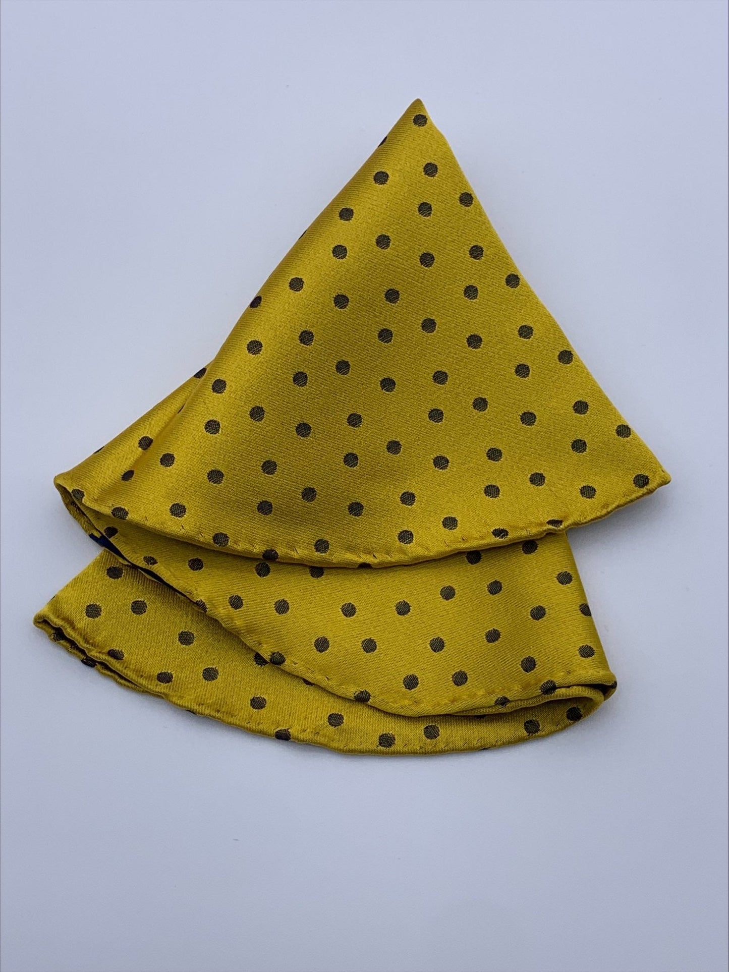 Golden Black Dots Pocket Square. 100% pure Italian silk pocket square. Hand-finished edges.| Sartoria Dei Duchi - Atri