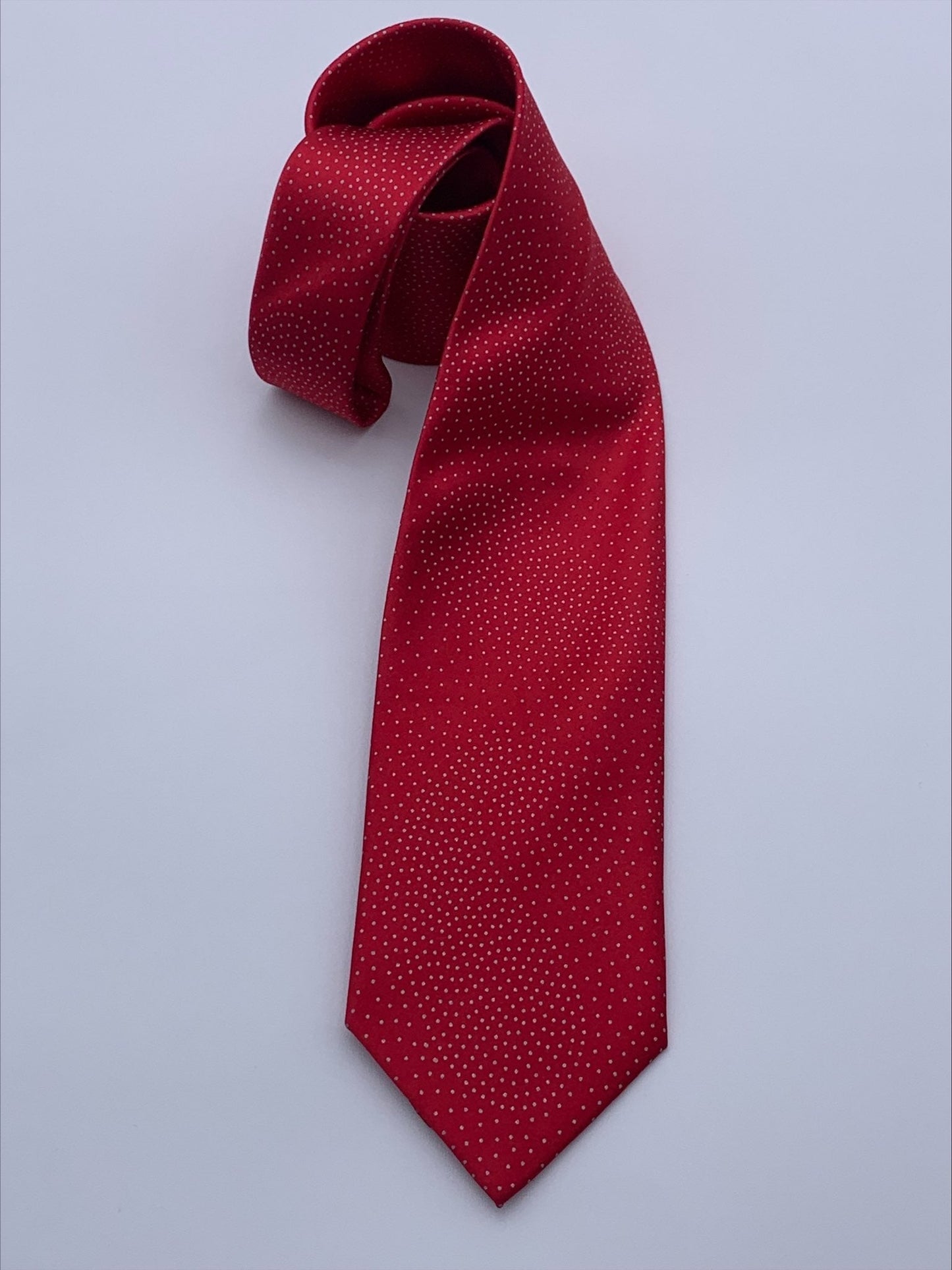 Pure silk three fold tie.Handmade by our Italian tailors.100% Pure silk.Our ties standard width is 8 cm (3.15 inch), standard length is 150 cm (59 inch) |Sartoria Dei Duchi-Atri