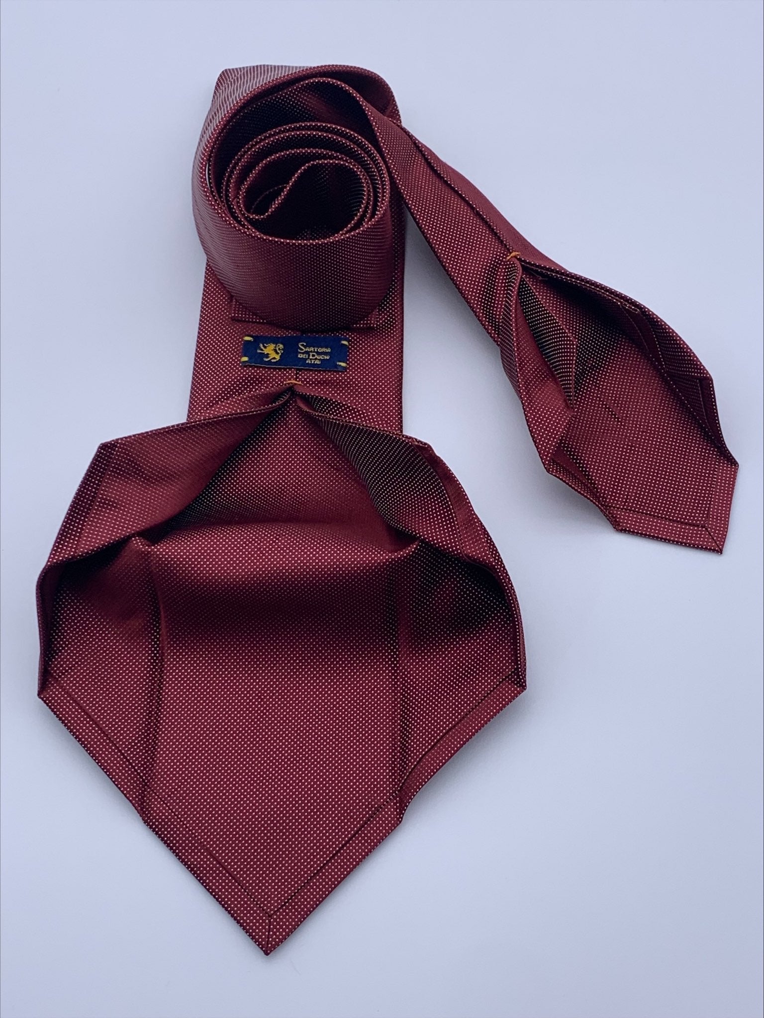Pure silk seven fold tie.Handmade by our Italian tailors.100% Pure silk.Our ties standard width is 8 cm (3.15 inch), standard length is 150 cm (59 inch) |Sartoria Dei Duchi-Atri