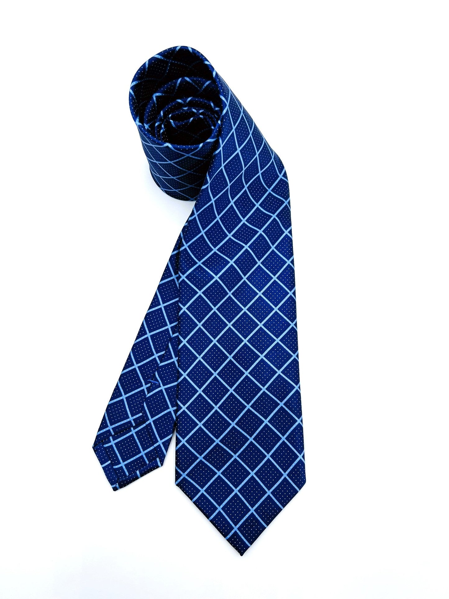 Pure silk three fold tie.Handmade by our Italian tailors.100% Pure silk.Our ties standard width is 8 cm (3.15 inch), standard length is 150 cm (59 inch) |Sartoria Dei Duchi-Atri
