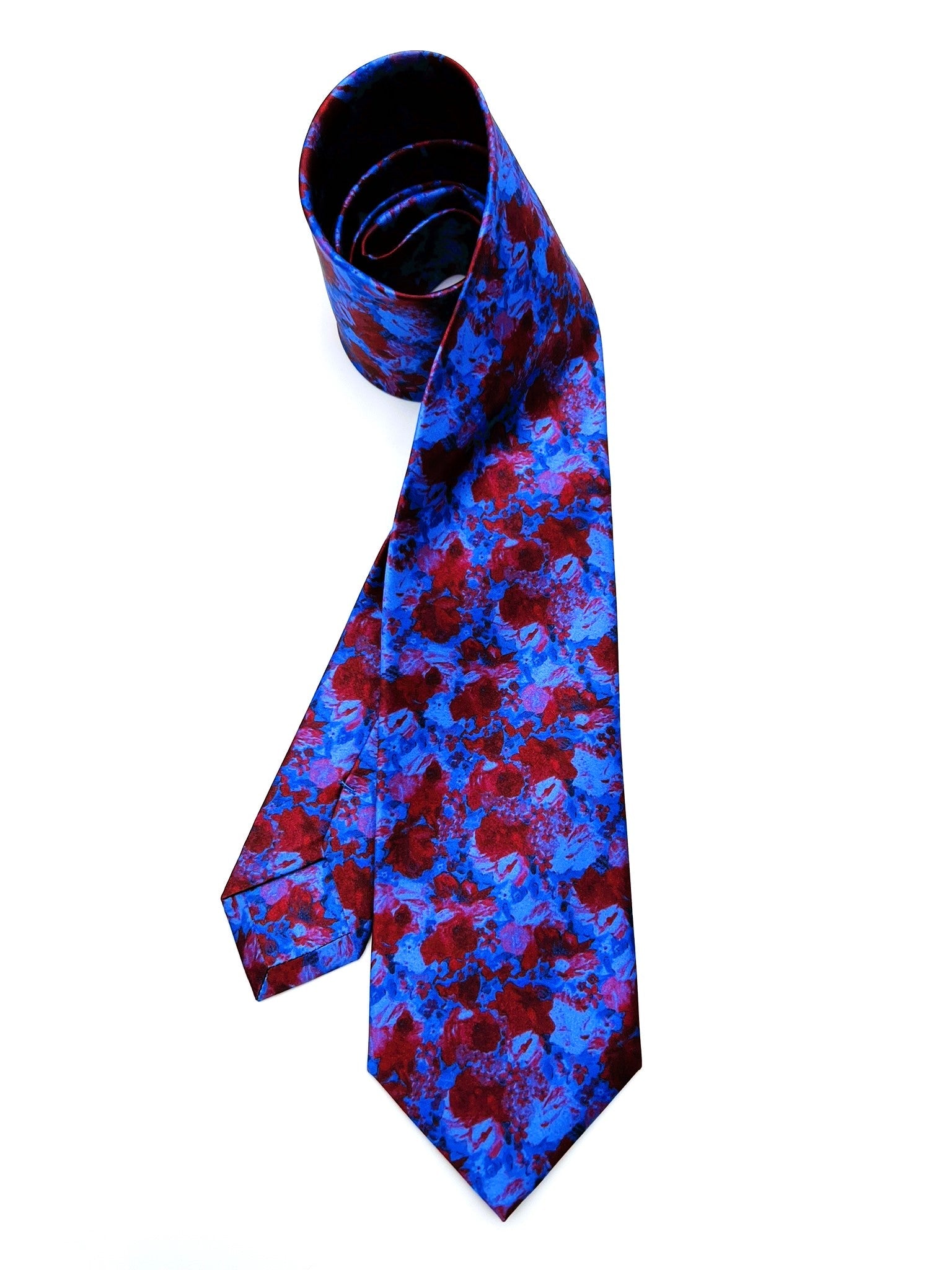Red Blue Art Print Silk Tie. Pure silk three fold tie. Handmade by our Italian tailors. 100% Pure silk.Our ties standard  width is 8 cm (3.15 inch).| Sartoria Dei Duchi - Atri