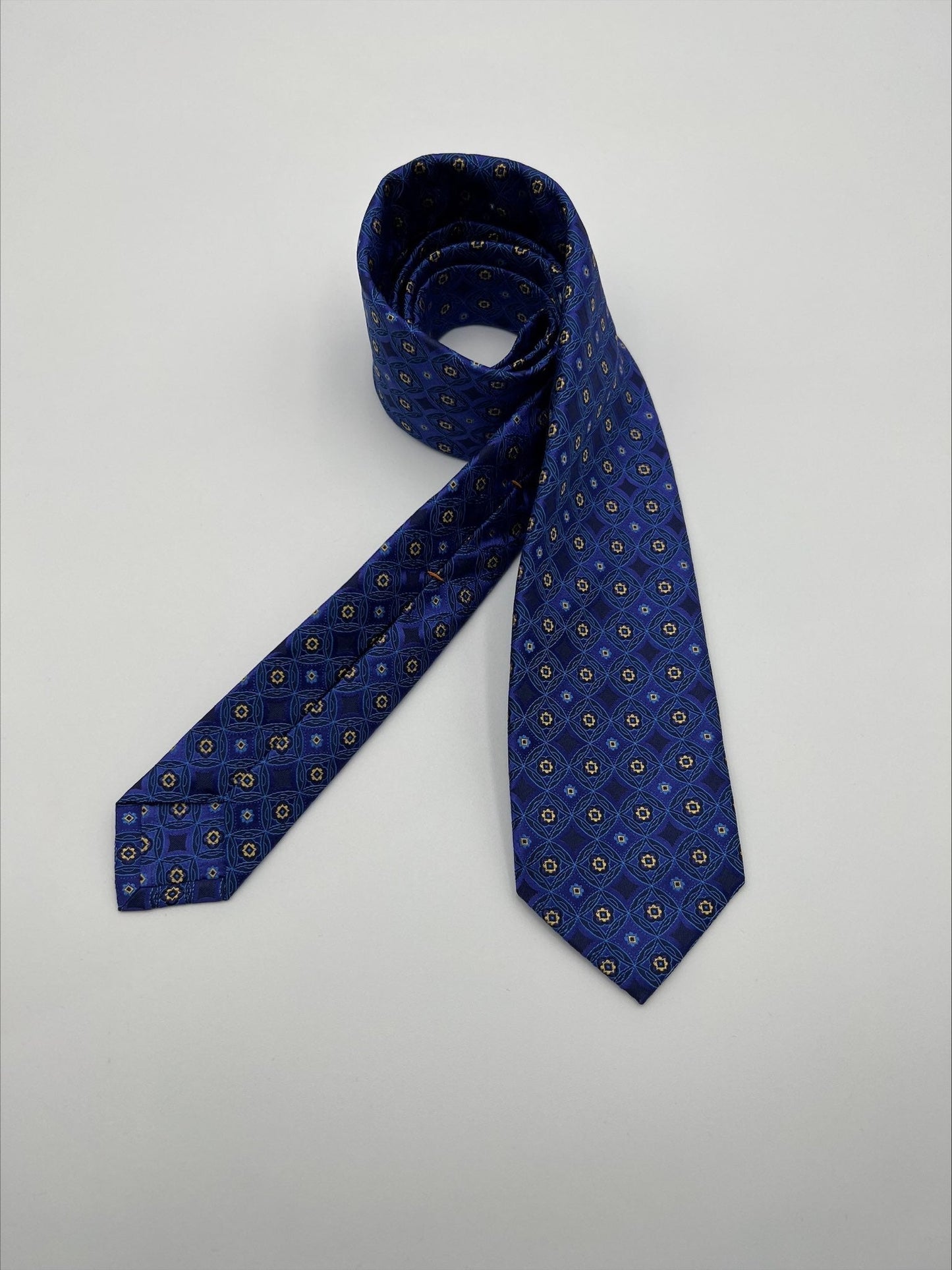 Violet Blue & Yellow Fantasy Tie. Pure silk eleven fold tie, unlined, genuinely handmade by our Italian tailors | Sartoria Dei Duchi - Atri