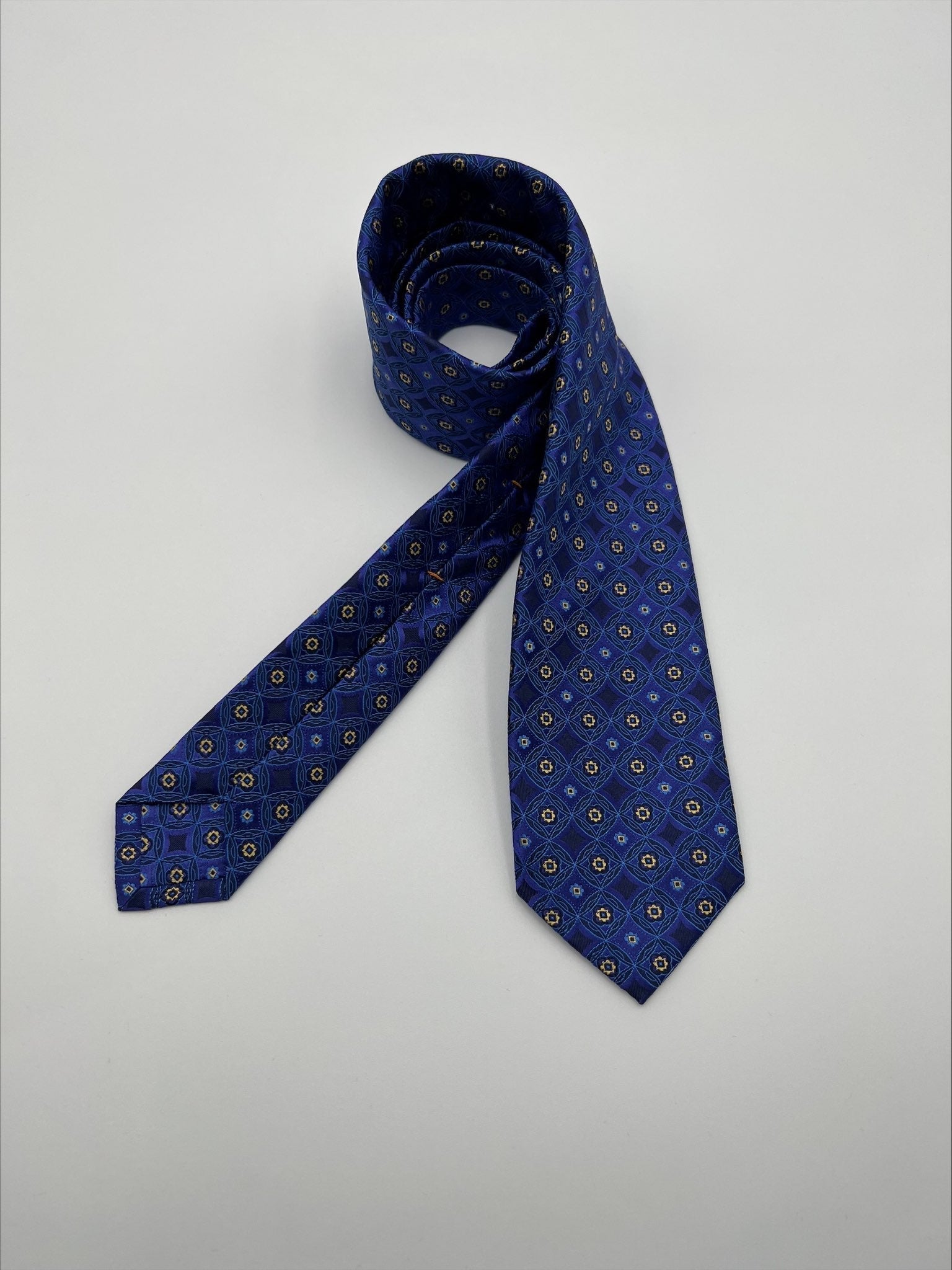 Violet Blue &amp; Yellow Fantasy Tie. Pure silk eleven fold tie, unlined, genuinely handmade by our Italian tailors | Sartoria Dei Duchi - Atri