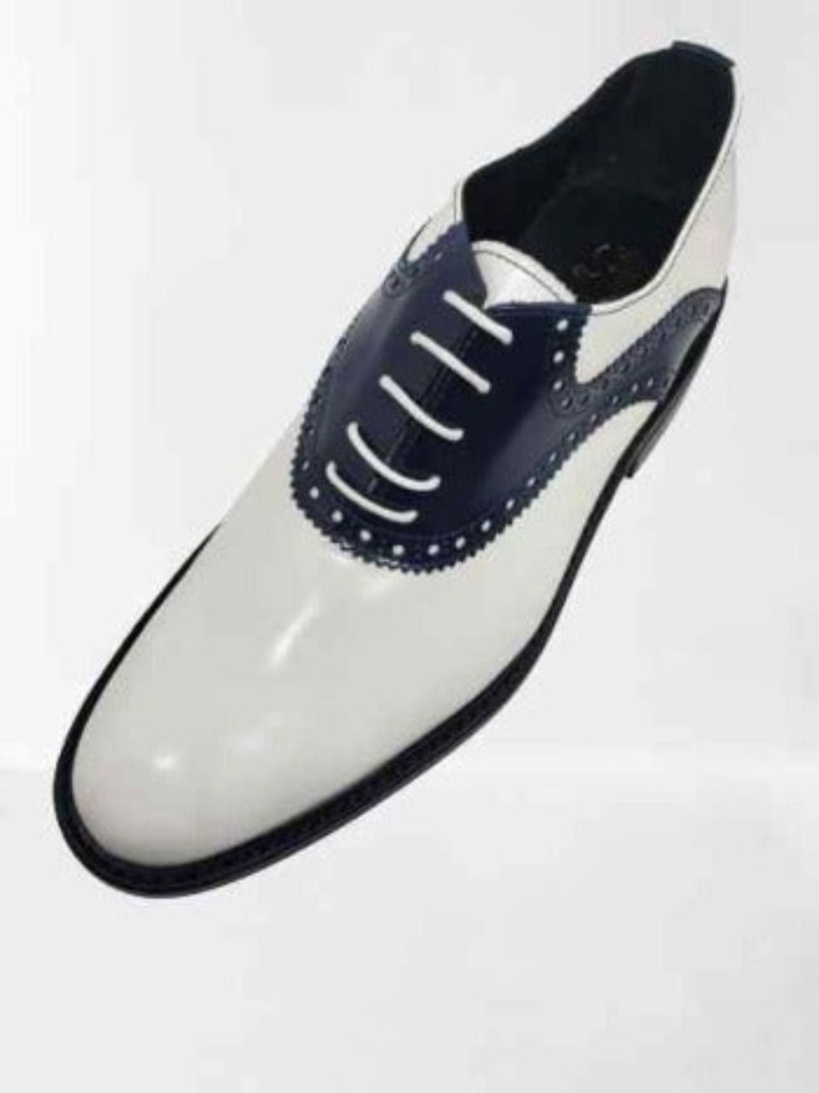 Classic Golf shoe - Handmade Classic Golf shoes, in white and dark blue colors, 100% made in Italy with genuine leather and with soft spikes golf outsole, soft and flexible extra light wedge sole with leather mid-sole. BLAKE processing. Regular shape suitable for a large audience. Ideal to wear during your golf matches | Sartoria Dei Duchi-Atri