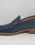 Classic timeless moccasin, in buffered calfskin, 100% made in Italy with genuine leather. Bottom with leather sole with stitched leather welt and BLAKE stitching. Regular shape, comfortable and suitable for a large audience | Sartoria Dei Duchi - Atri