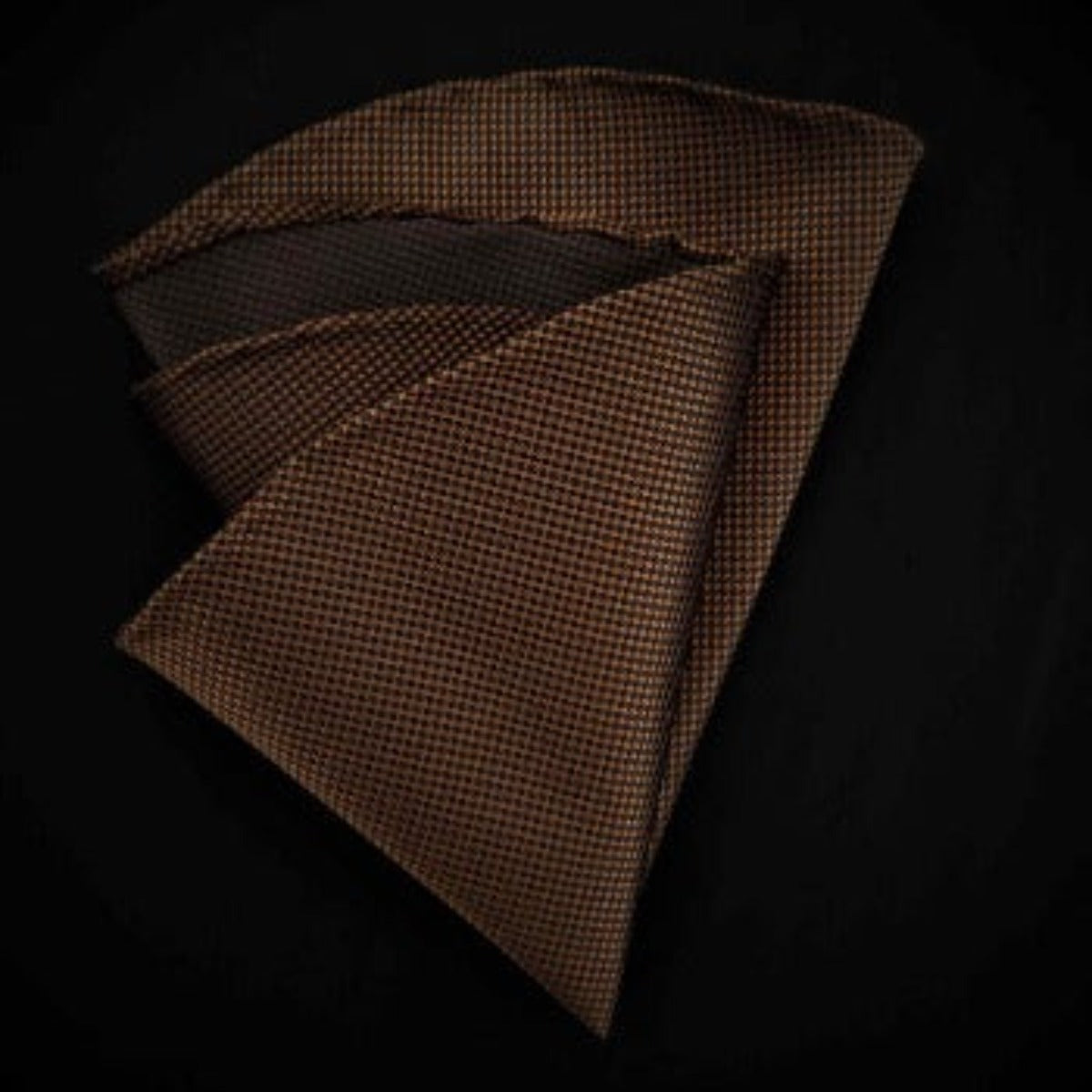 Rounded Pocket Square-100% Pure Silk-Brown base with a black pied de poule pattern-Fazzoletto da Taschino "Silvi"|Sartoria Dei Duchi-Atri